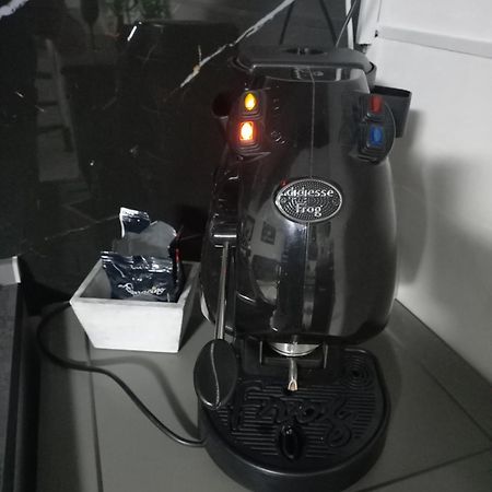 O' Vascio E Totor Apartment Napoli Bagian luar foto