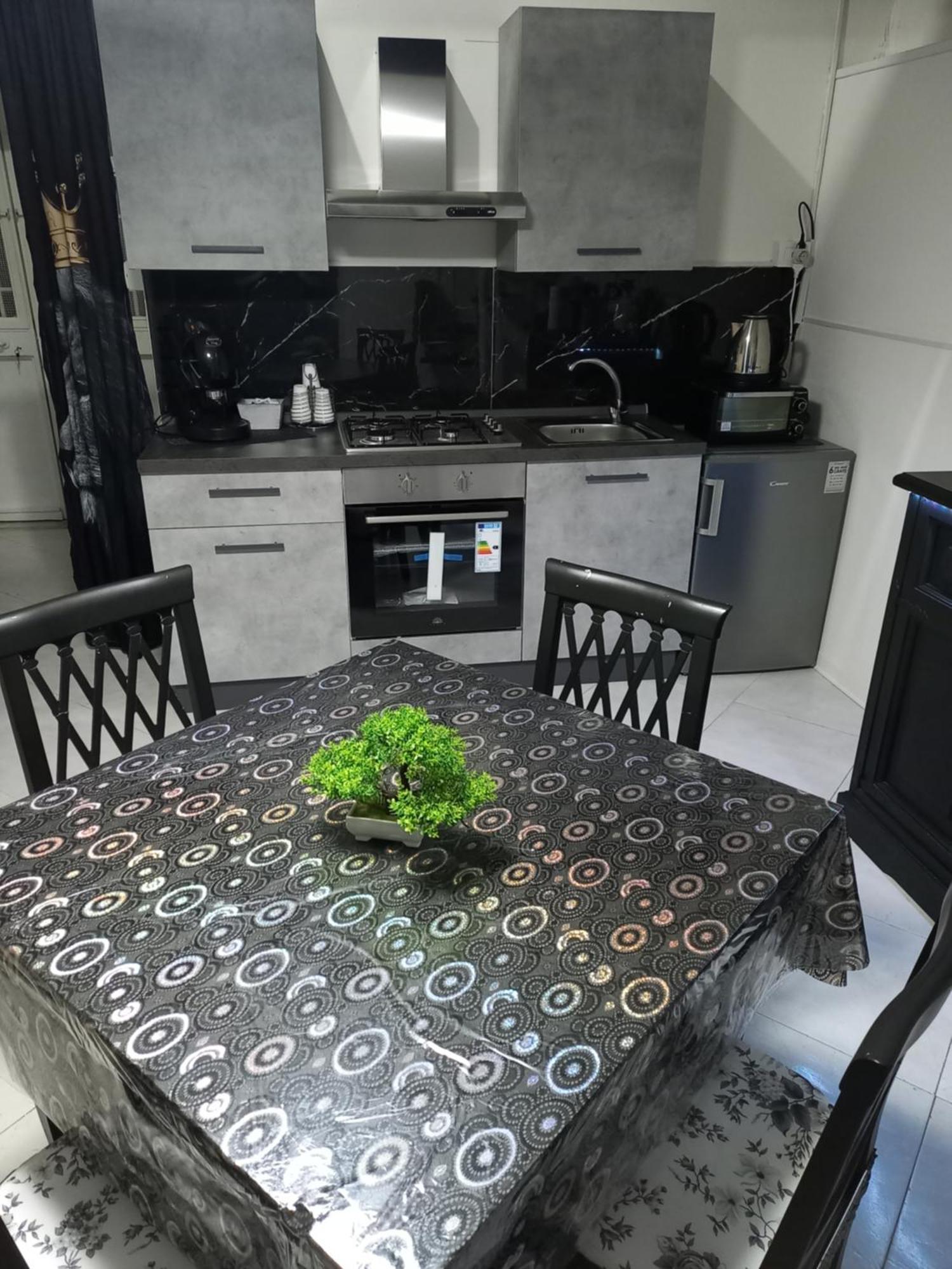 O' Vascio E Totor Apartment Napoli Bagian luar foto